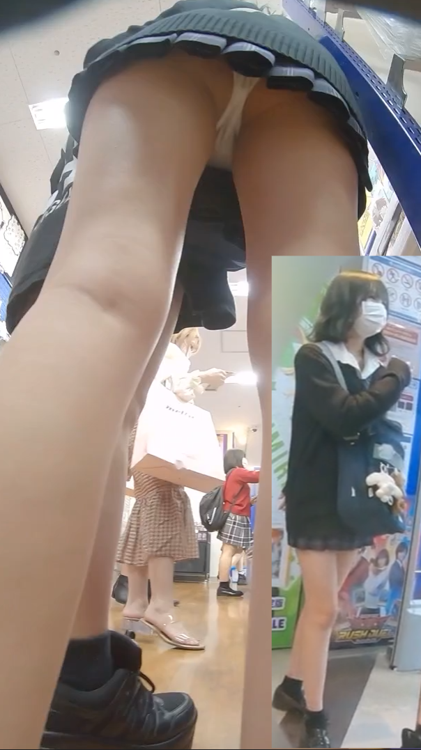 PANCHIRA-MANIA「リアルなめちゃくちゃ可愛い制服JK3名の逆さパンチラ盗撮」