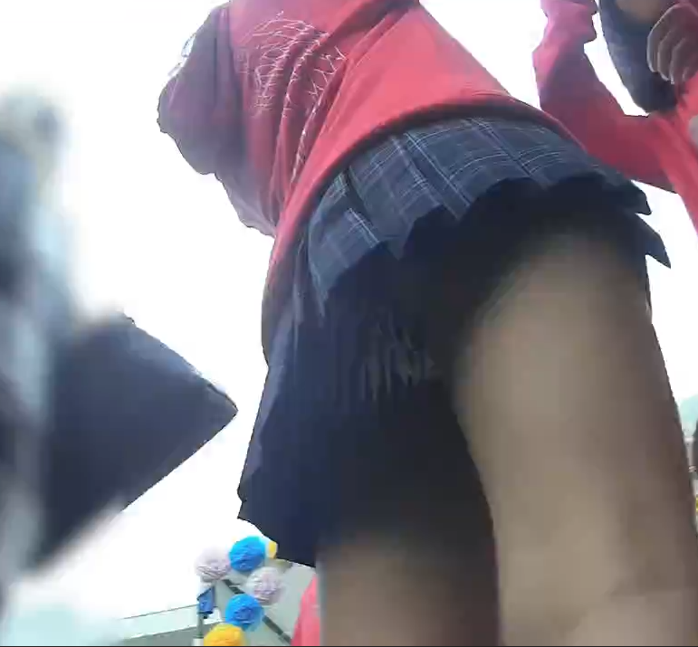 PANCHIRA-MANIA「リアルな超ミニスカJKだらけの文化祭で逆さパンチラ盗撮」