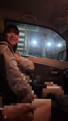 素人の動画「教師志望の女子大生に車内で乳首見せてもらいました」