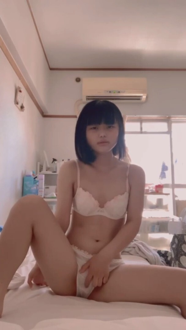 素人の動画「地雷系で可愛い清楚系ですが」